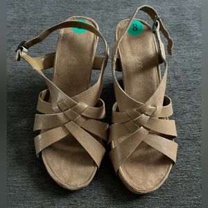 Size 8 sandals like new condition, only wore once